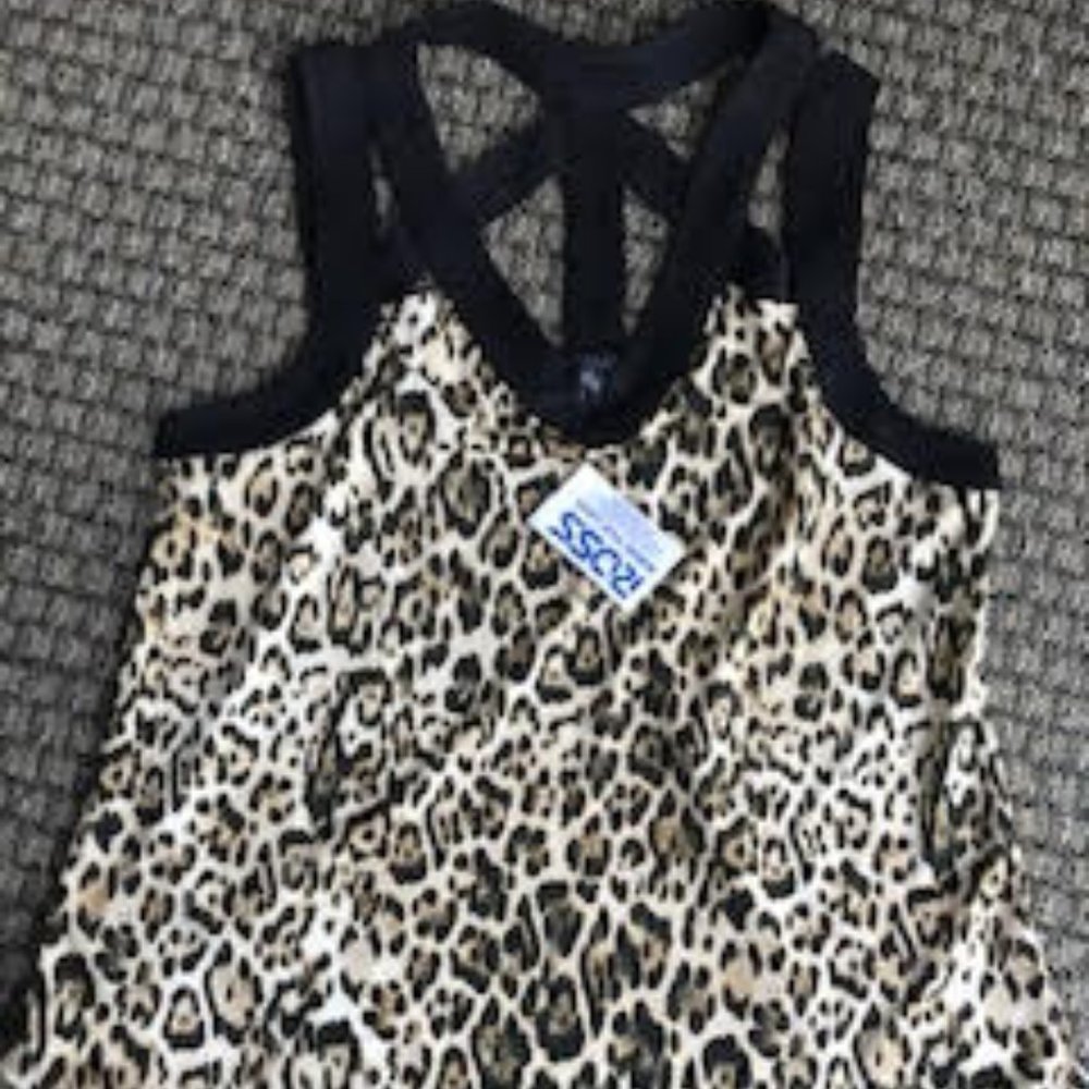 NEW WITH TAGS SUMMER TOP